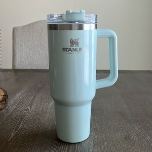 Stanley 40oz quencher!